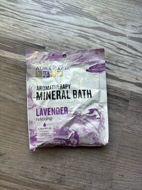 Aura Cacia Lavender Aromatherapy Mineral Bath - Relaxing Lavender Soak